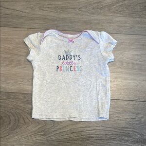 Carter's Light Gray Tee with Colorful Print “Daddy’s Little Princess Size 6 mo.‎
